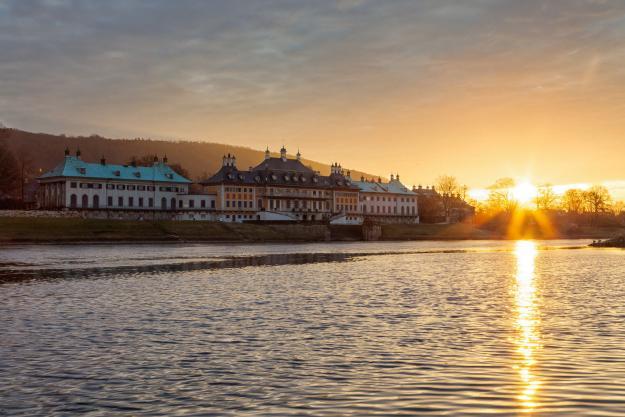 Sonnenaufgang über Pillnitz.